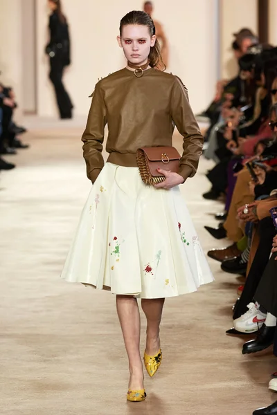Look 33